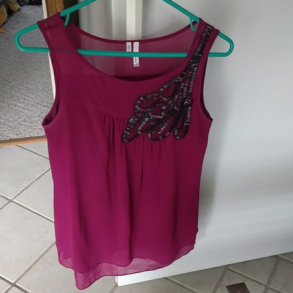Sleeveless blouse